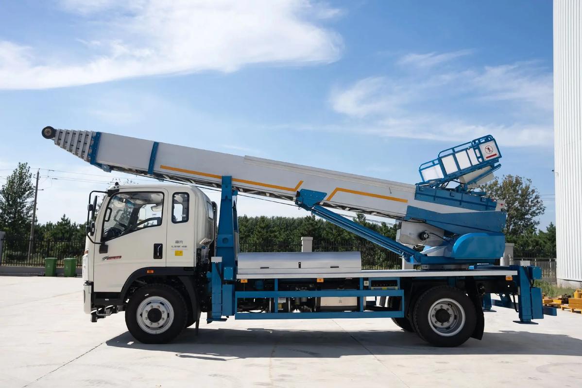 钢城云梯上料车租赁费用