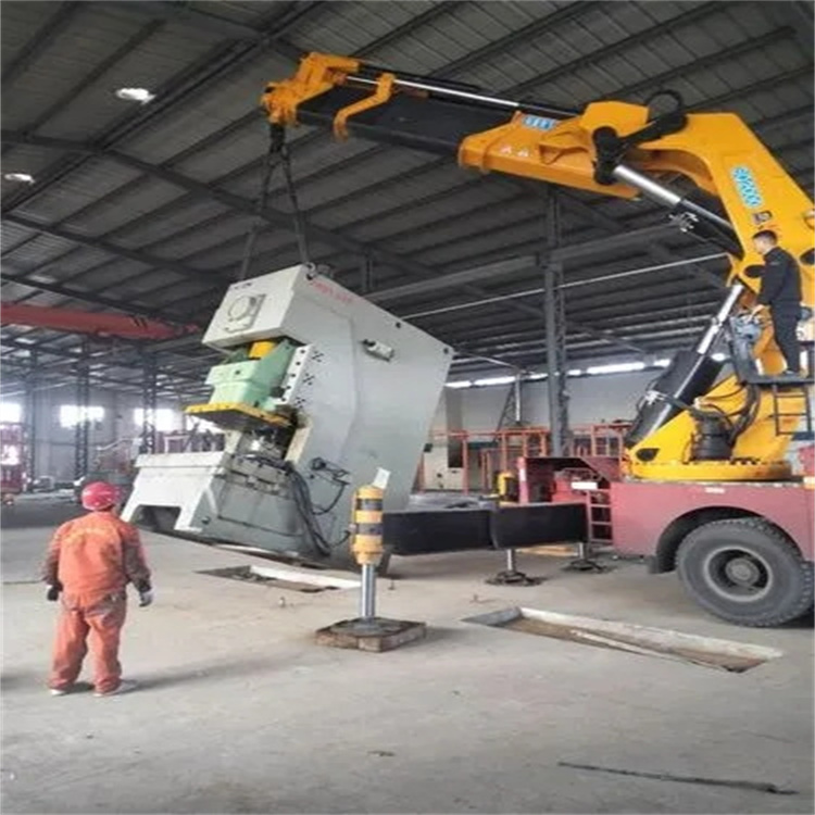 钢城80吨折臂吊车出租附近电话