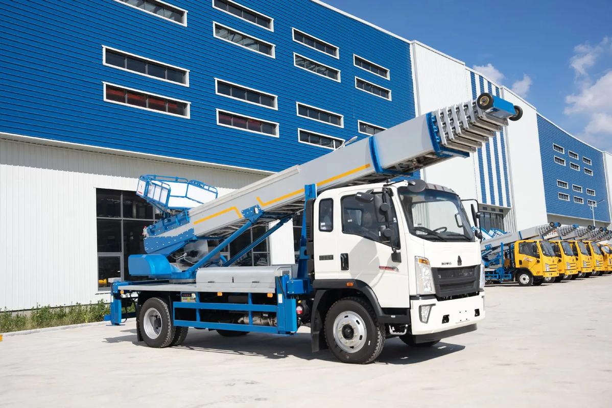 钢城出租云梯车高空作业车 建筑垃圾搬运