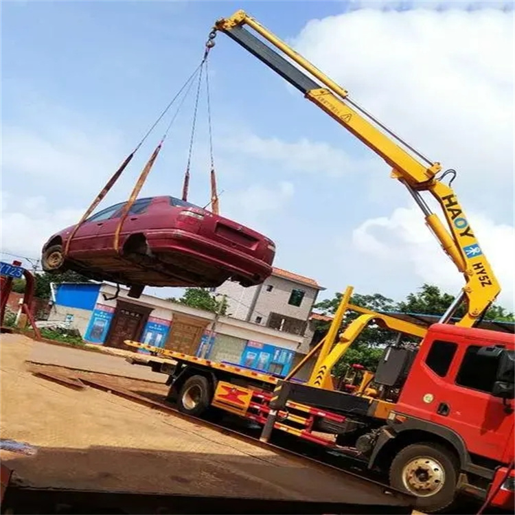 钢城吊车吊汽车的正确方法